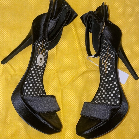 Jessica Simpson Bowtie Heels - Picture 1 of 5